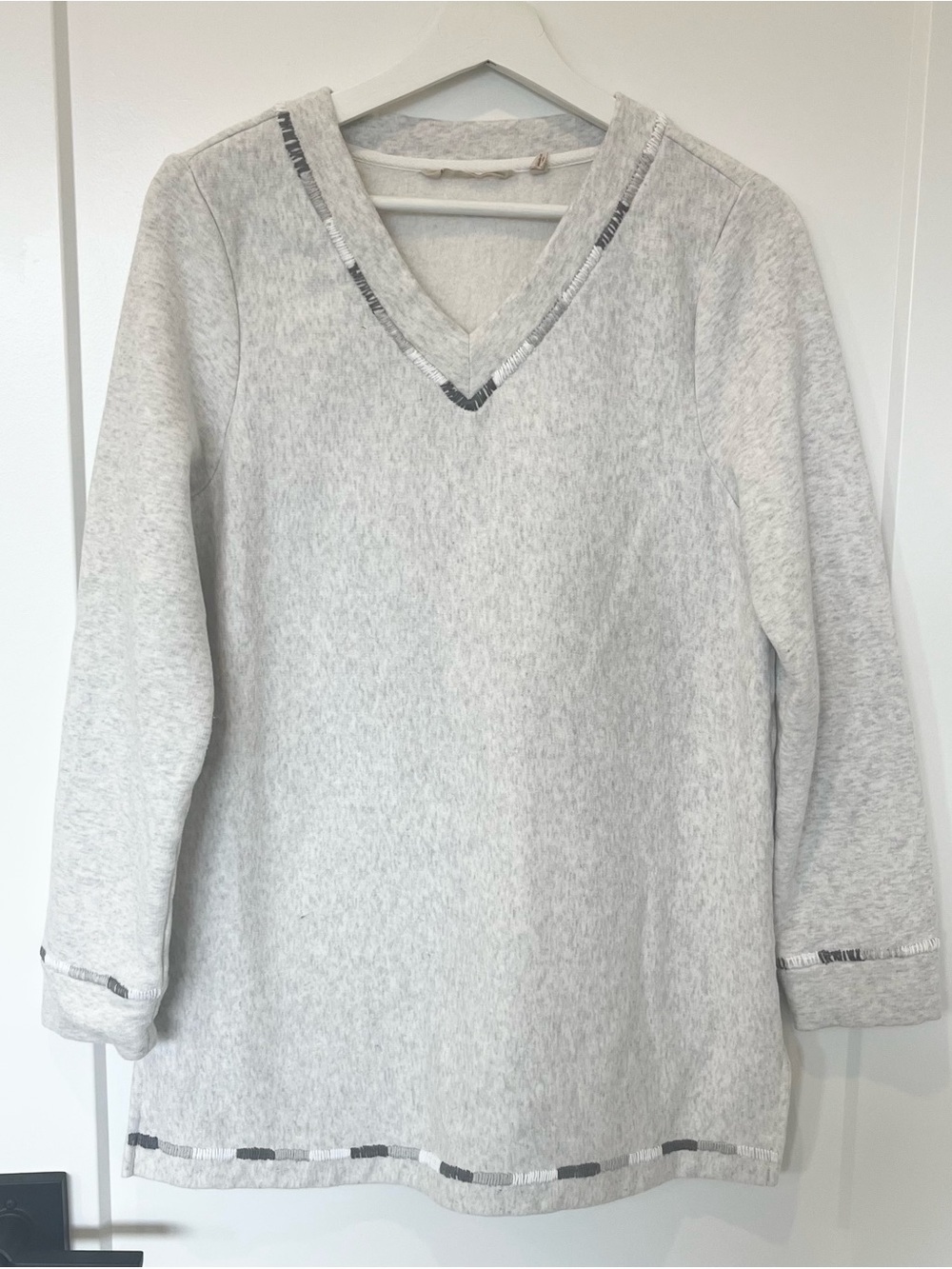 Soft Surroundings Gray Fleece Lined Embroidered V-neck Pullover Sweater Women M